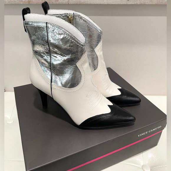 Vince Camuto western boots - Picture 8 of 14